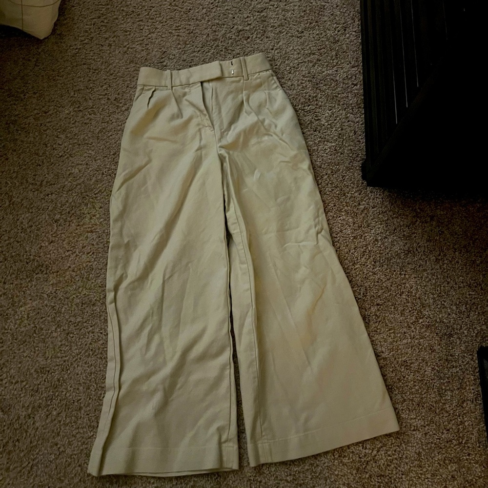 BR beige/ khaki colored pants.